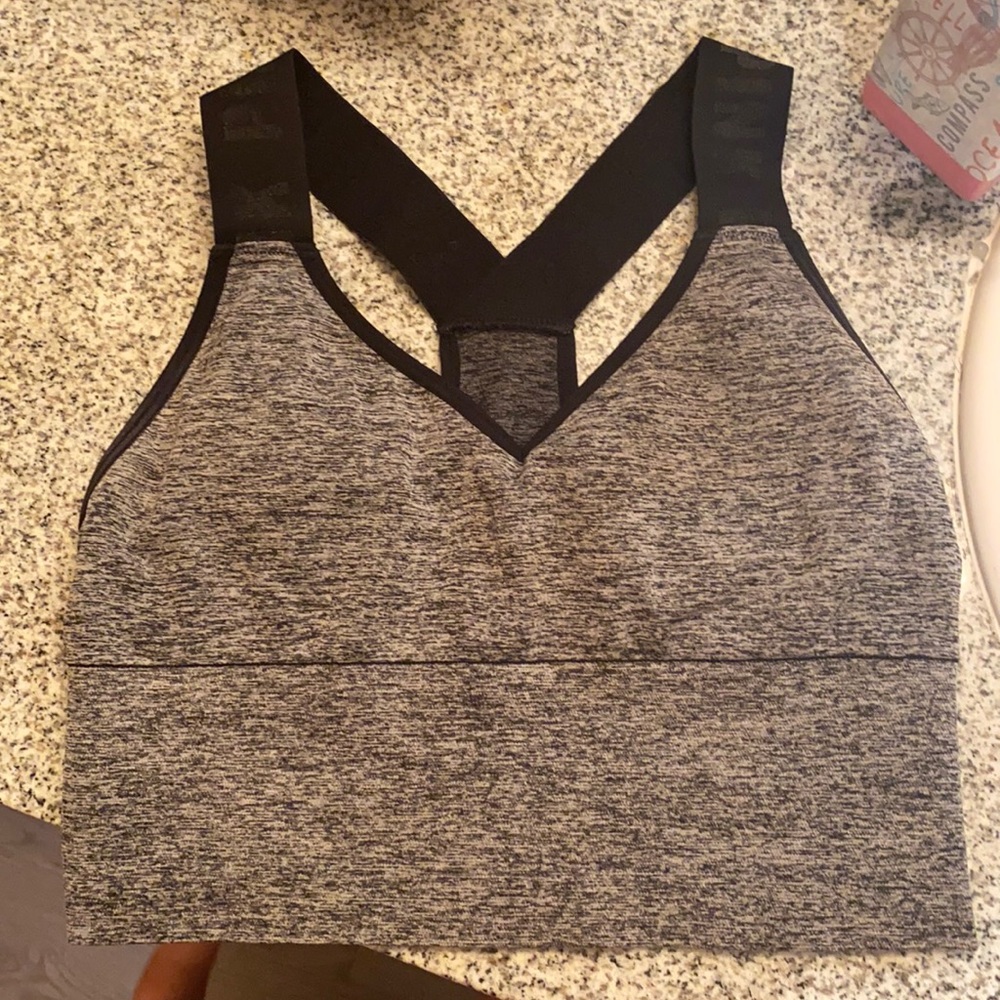 Pink sport bra ❤️